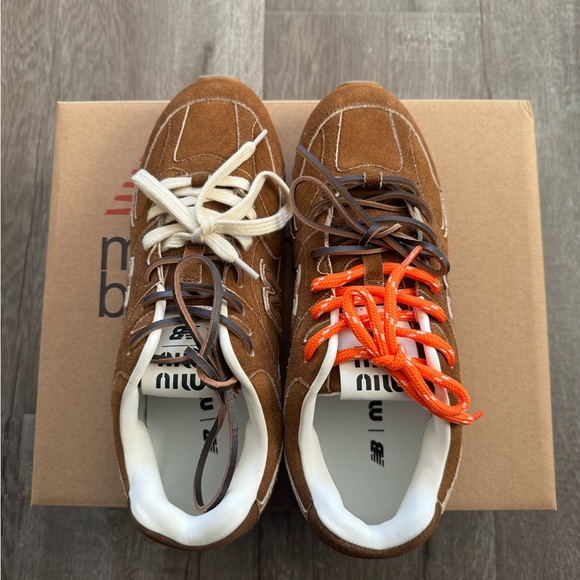 New Balance x Miu Miu 530 ‘Cinnamon’ - Picture 2 of 3